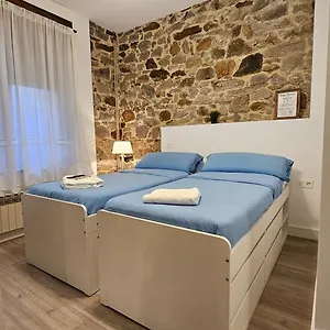 Habitación Triple En Caserío A 8km De Bilbao Habitación en casa particular